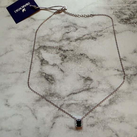 Swarovski Una Angelic Emerald Crystal Necklace NIB - Picture 2 of 7